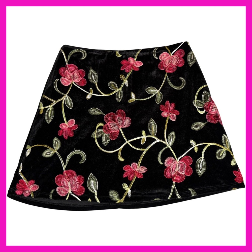 Black Velvet Mini Skirt Embroidered Floral Red Pink Rose Y2K‎ Party Club
